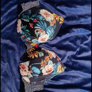 NWOT Cacique Hawaiian print bra